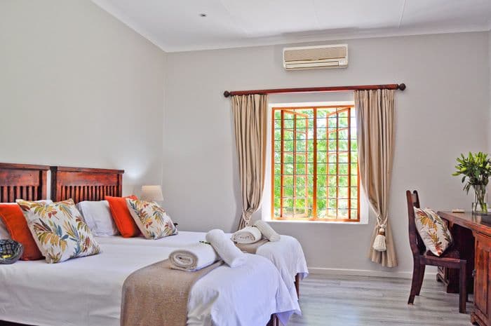 thorntree country lodge bedroom